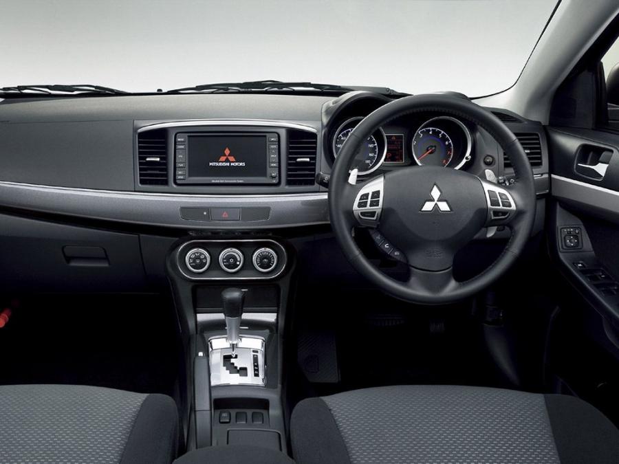  Mitsubishi Galant Fortis 2007 года  (фото 2 из 9)
